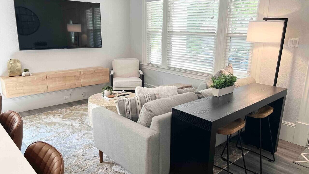Photo of Livingroom in Downtown Sacramento