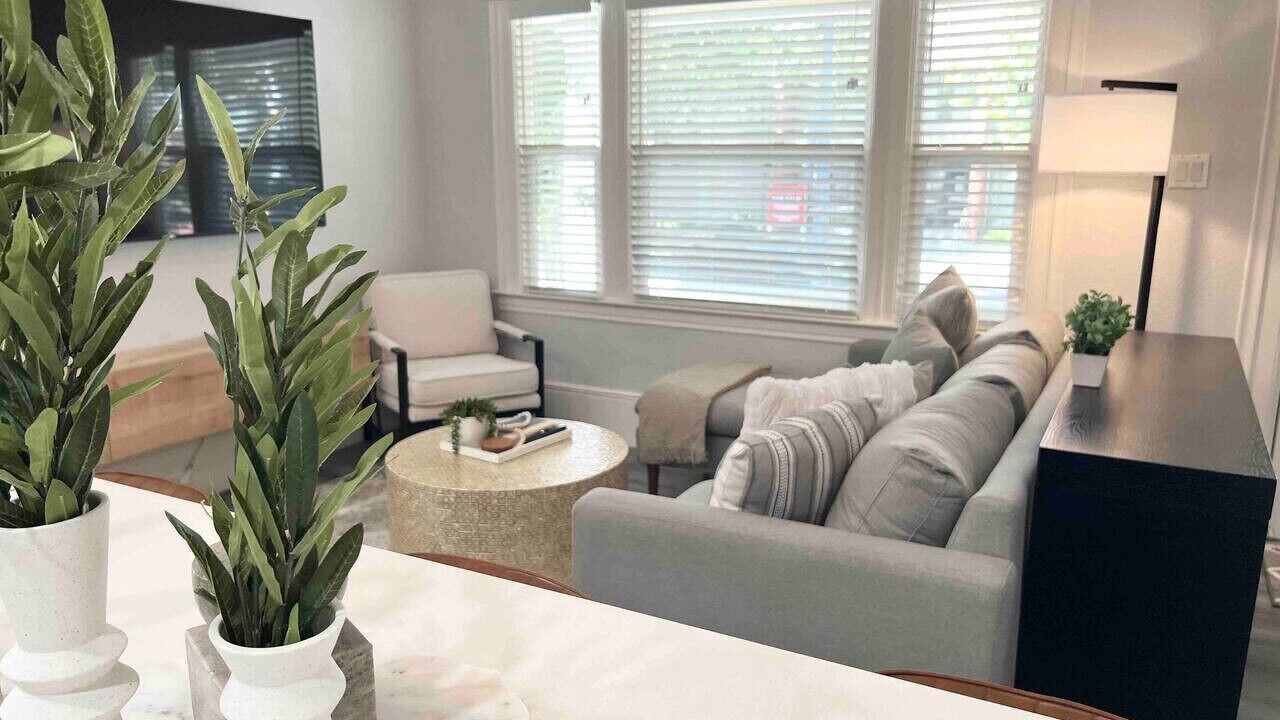 Photo of Livingroom in Downtown Sacramento