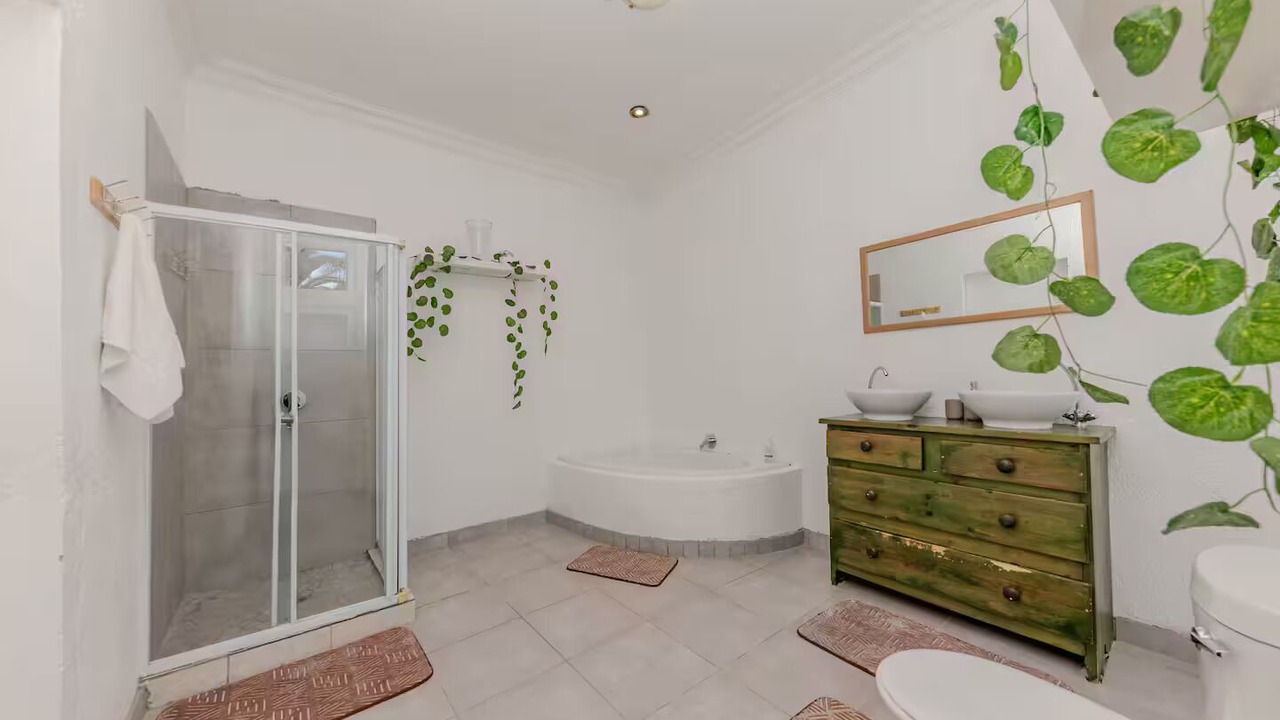 Photo of Bathroom in Greater Johannesburg Metropolitan Area
