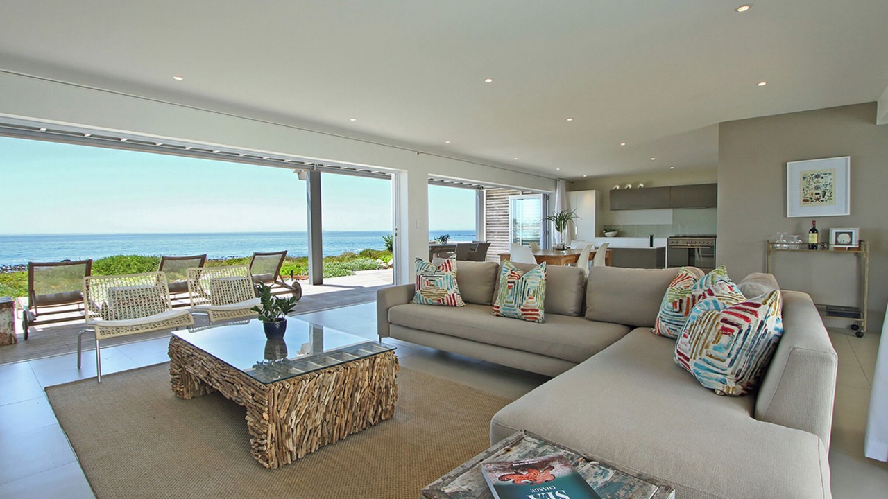 Photo of Livingroom in Shelley Point
