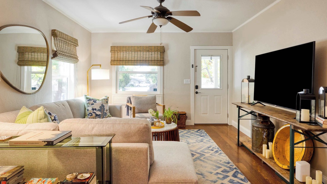 Photo of Livingroom in Napa