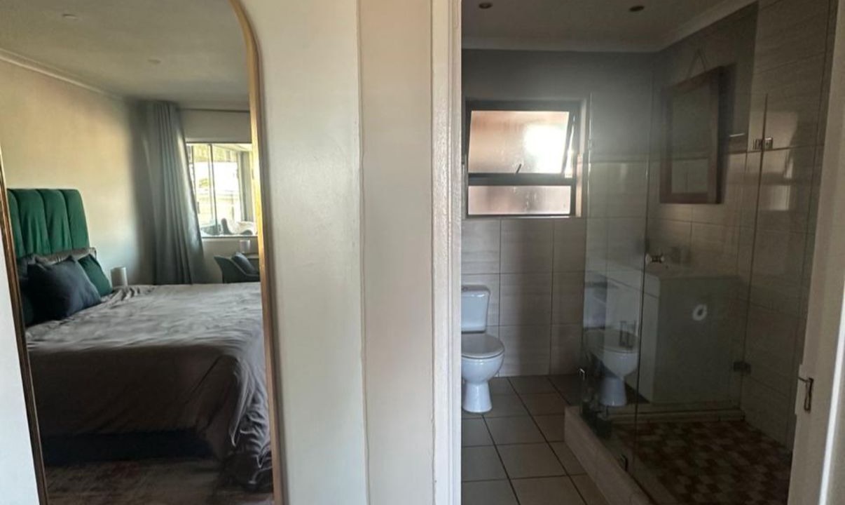 Photo of Bathroom in Parow North