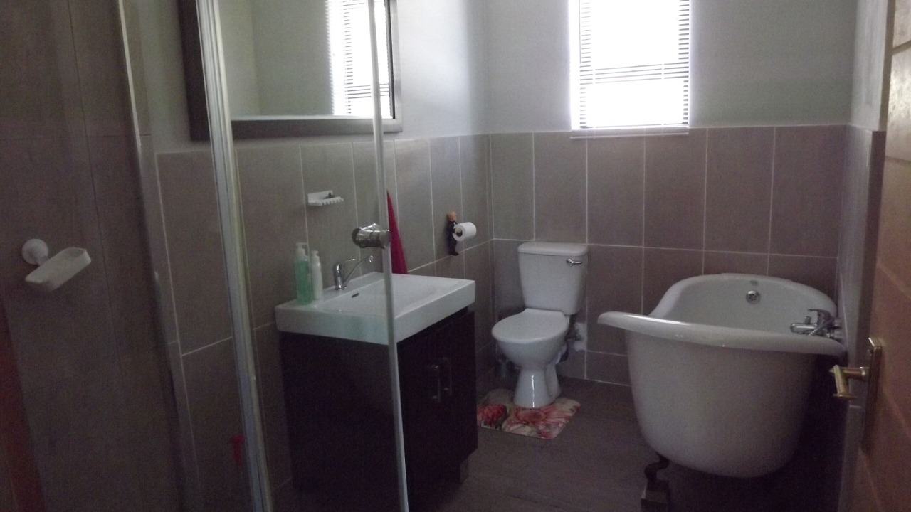 Photo of Bathroom in Mountainside