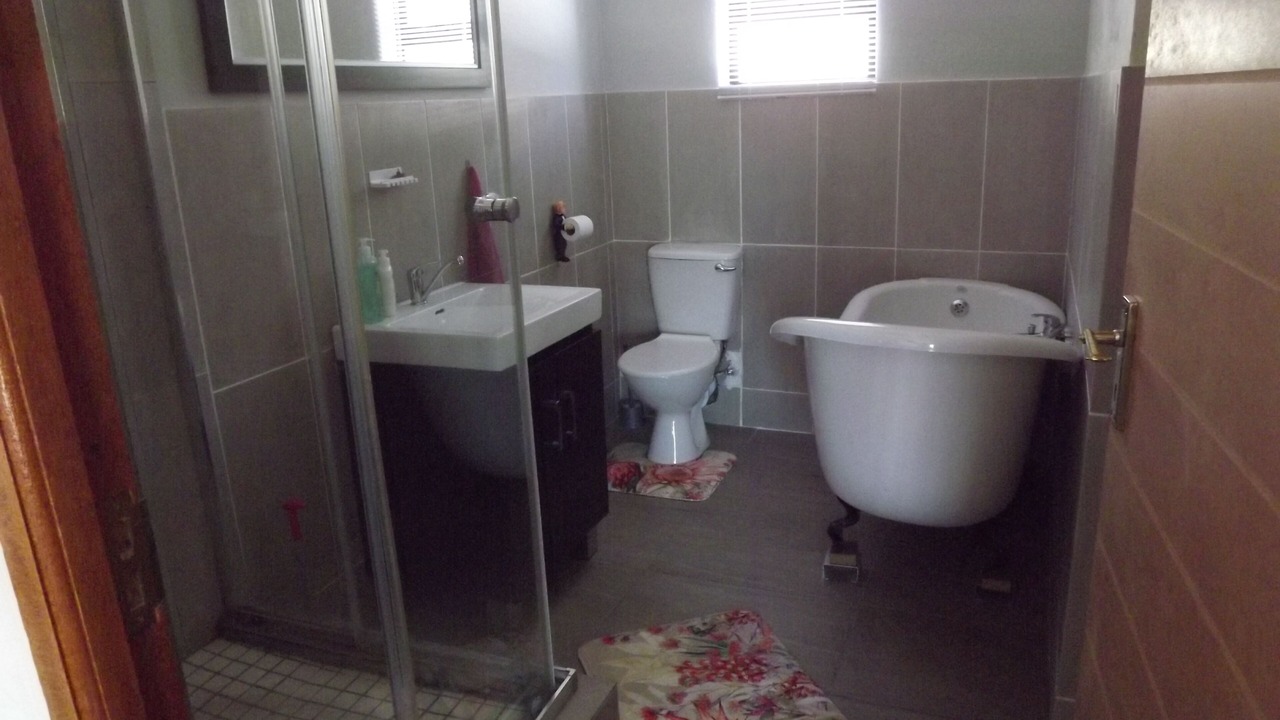 Photo of Bathroom in Mountainside