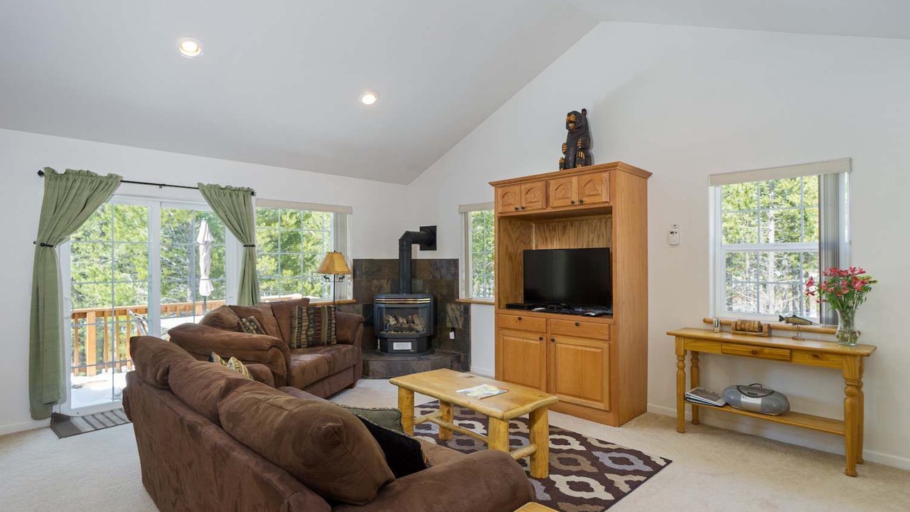 Photo of Bedroom in Tahoe Valley