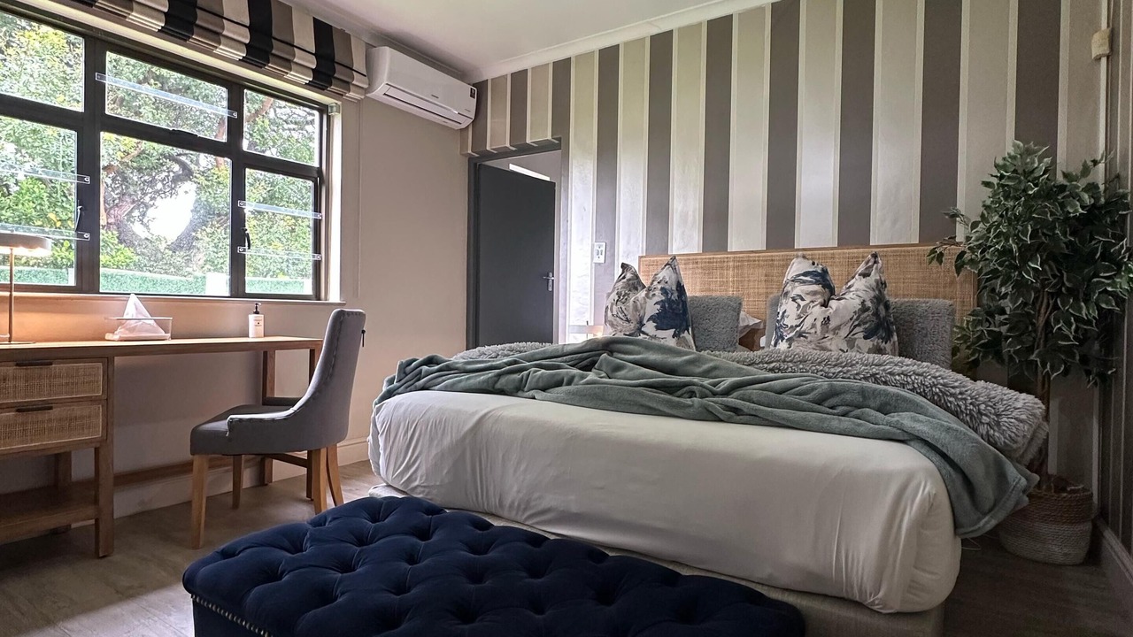 Photo of Bedroom in Lakeside