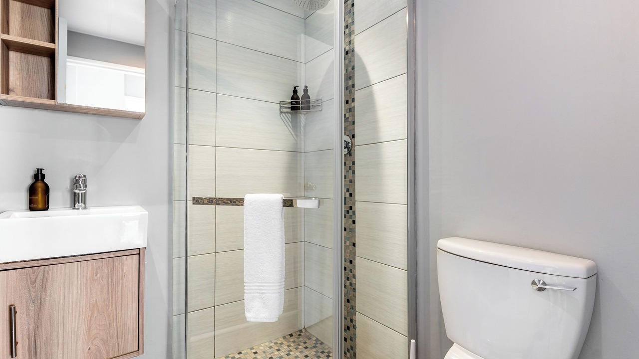 Photo of Bathroom in Flora Park