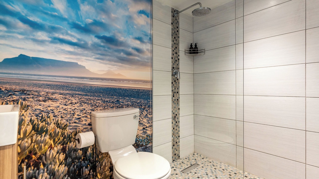 Photo of Bathroom in Flora Park