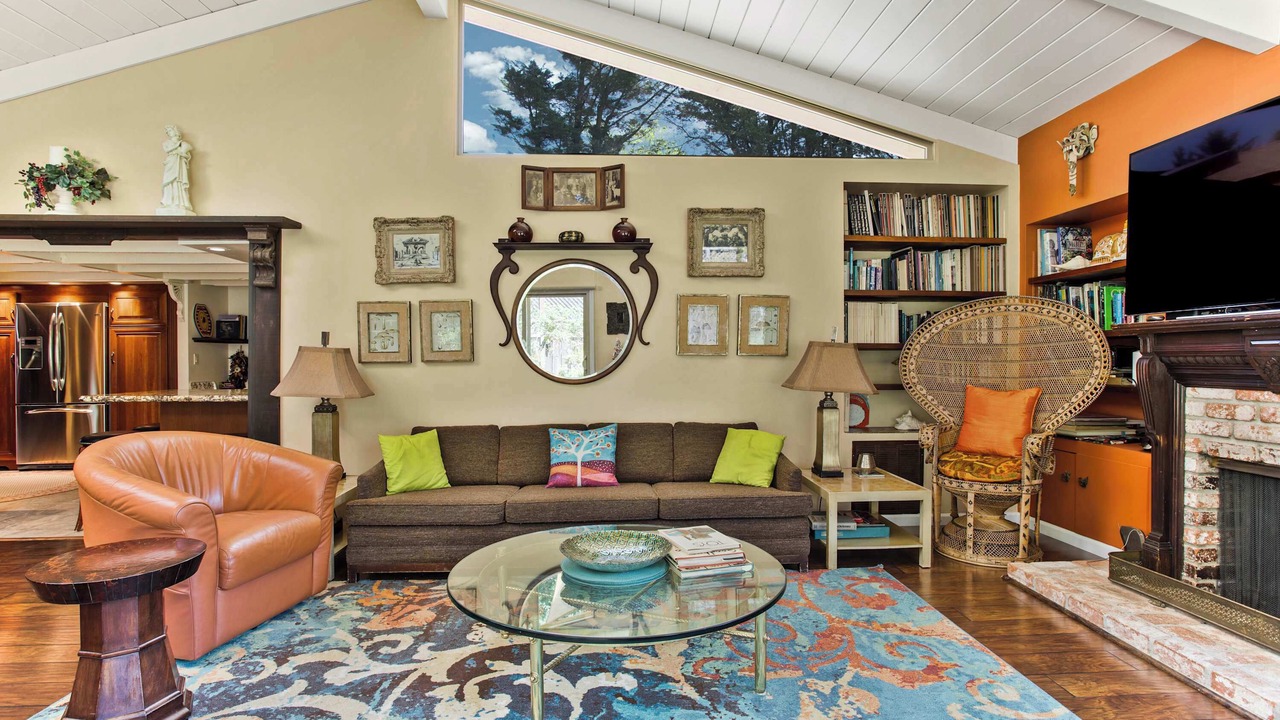 Photo of Livingroom in Graton