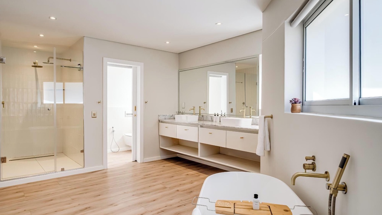 Photo of Bathroom in Bantry Bay