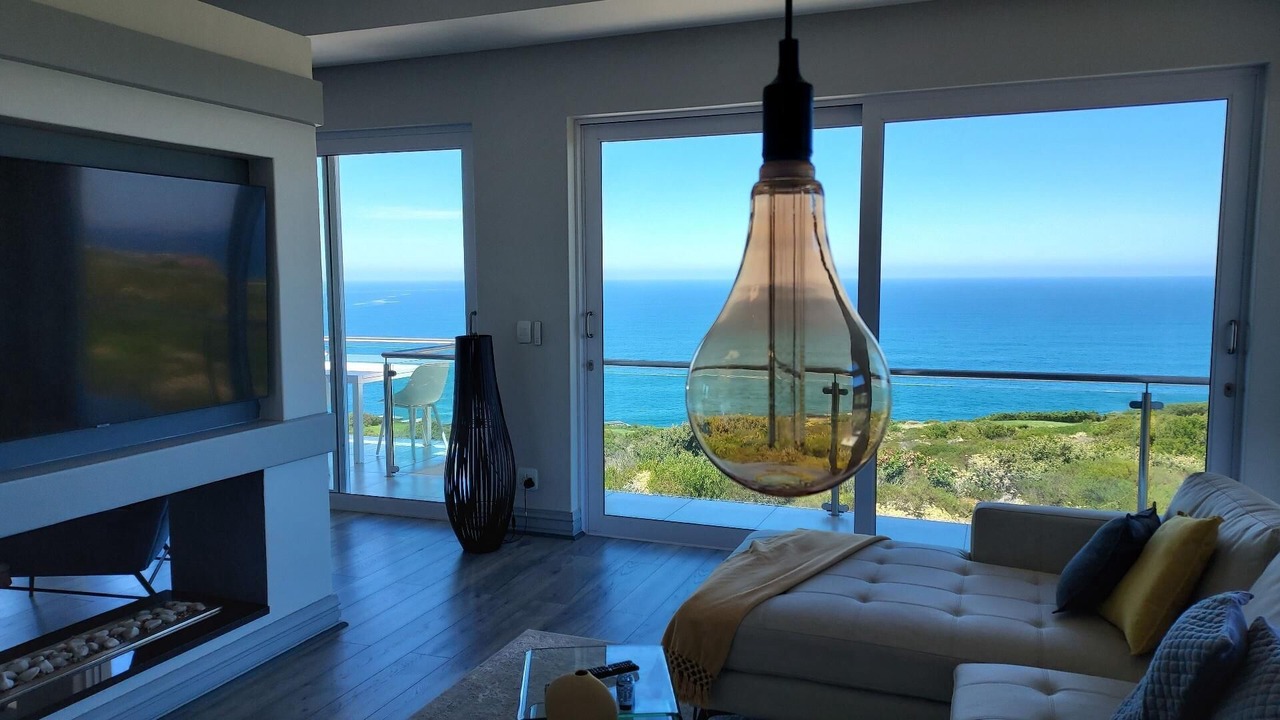 Photo of Livingroom in Pinnacle Point