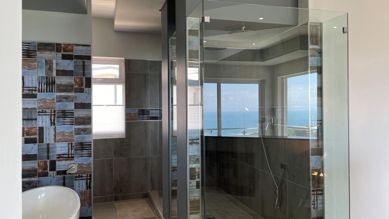 Photo of Bathroom in Pinnacle Point