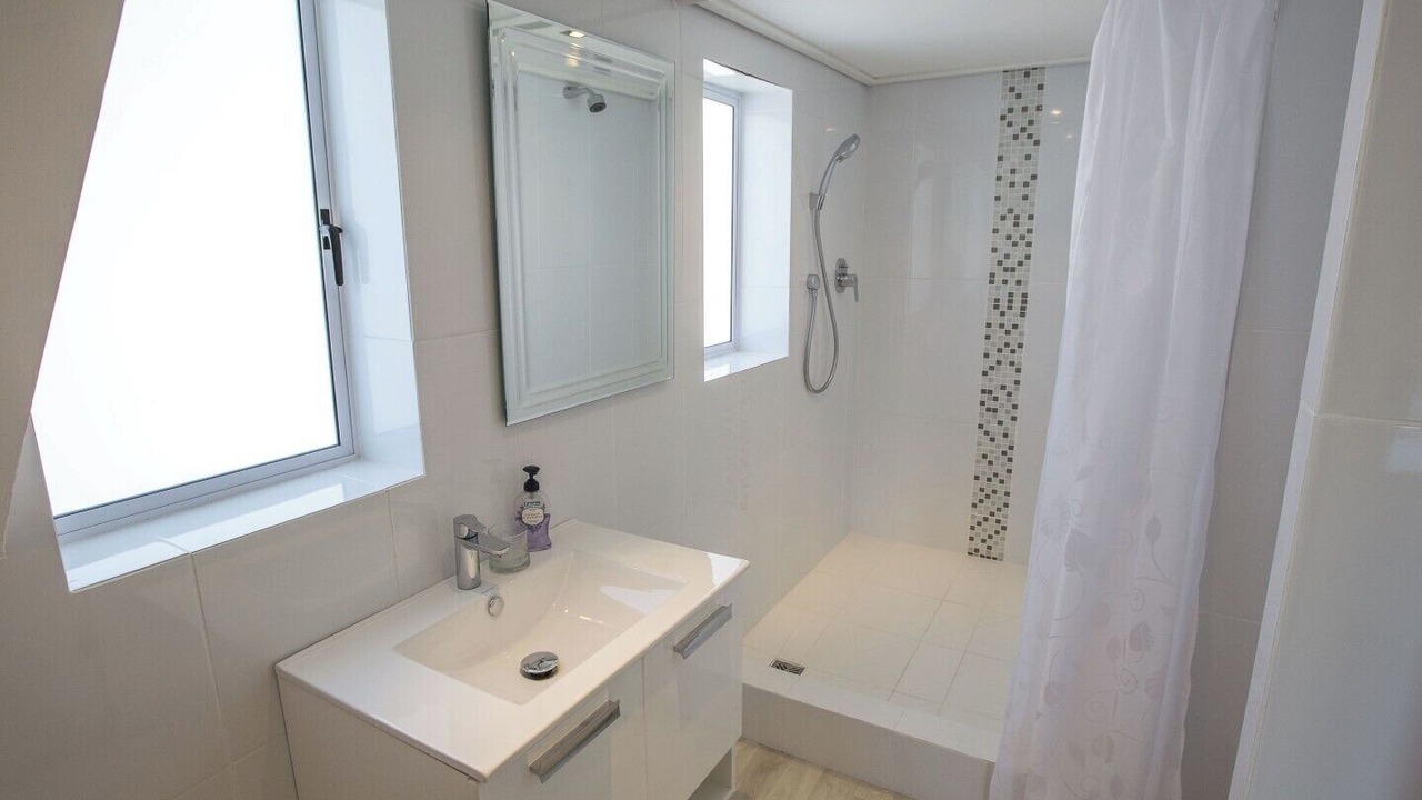 Photo of Bathroom in Lakeside