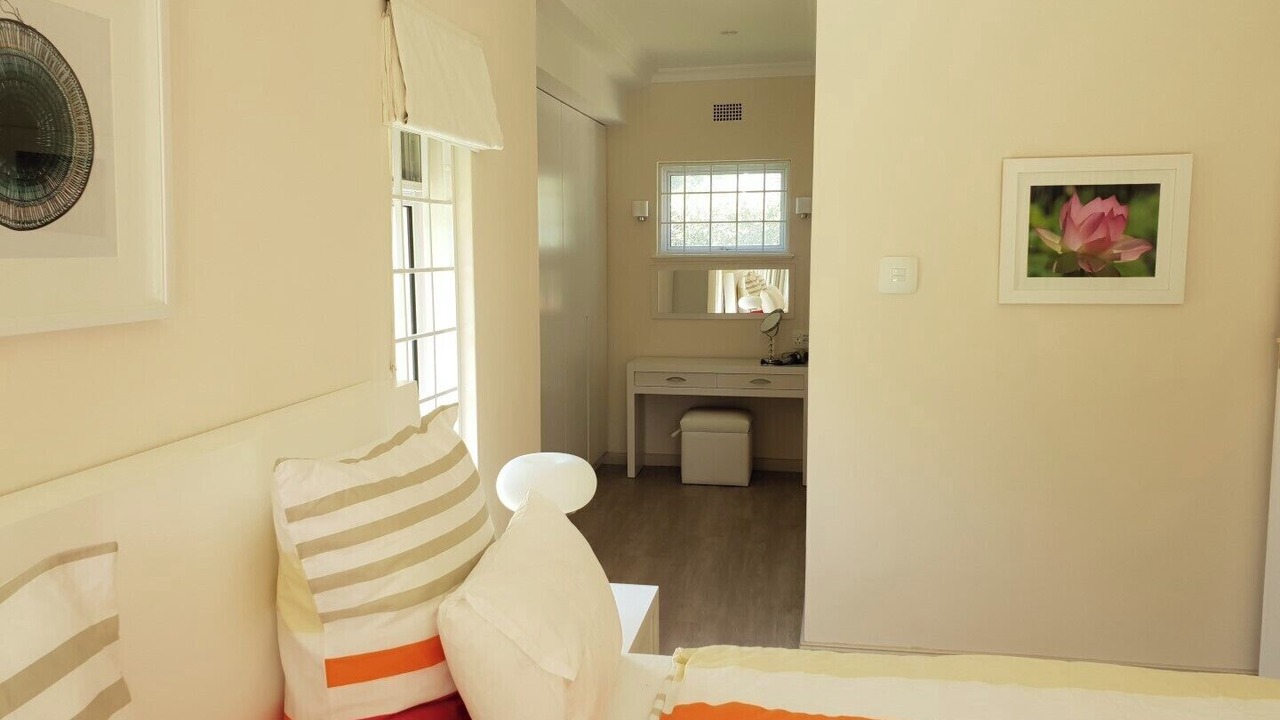 Photo of Bedroom in Lakeside