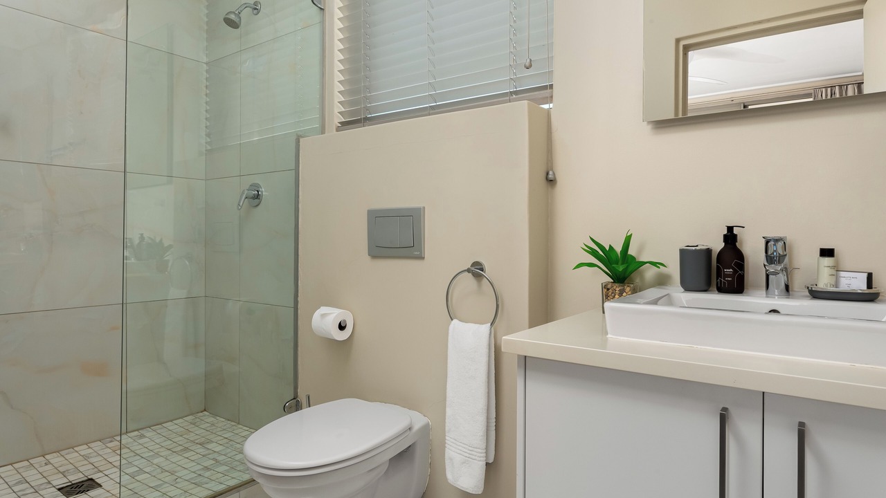 Photo of Bathroom in Flora Park