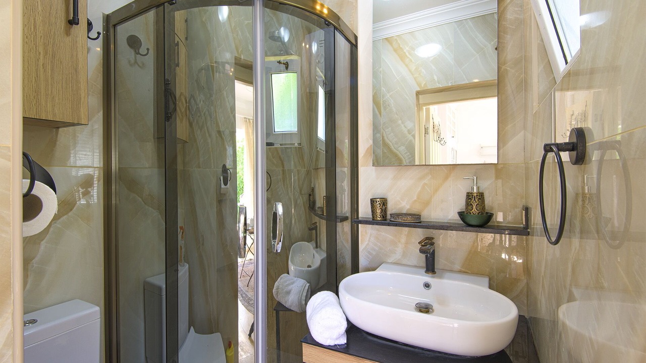Photo of Bathroom in Geris