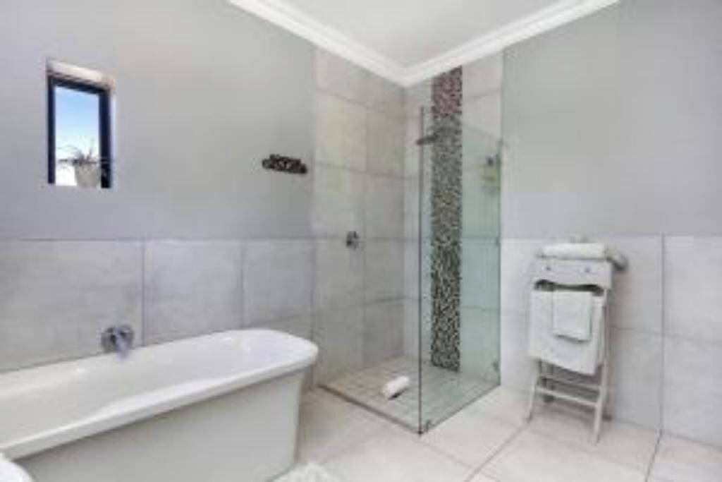 Photo of Bathroom in Lakeside