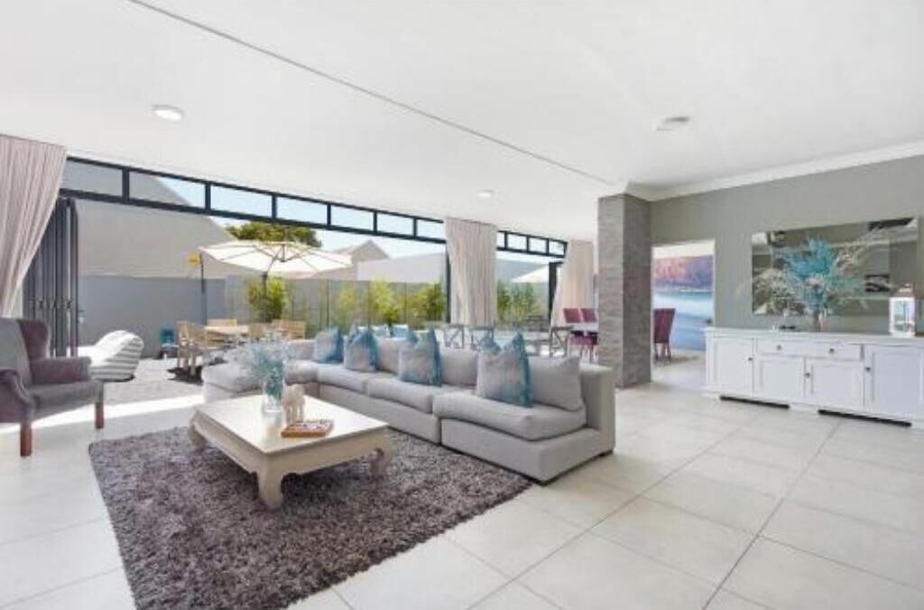 Photo of Livingroom in Lakeside
