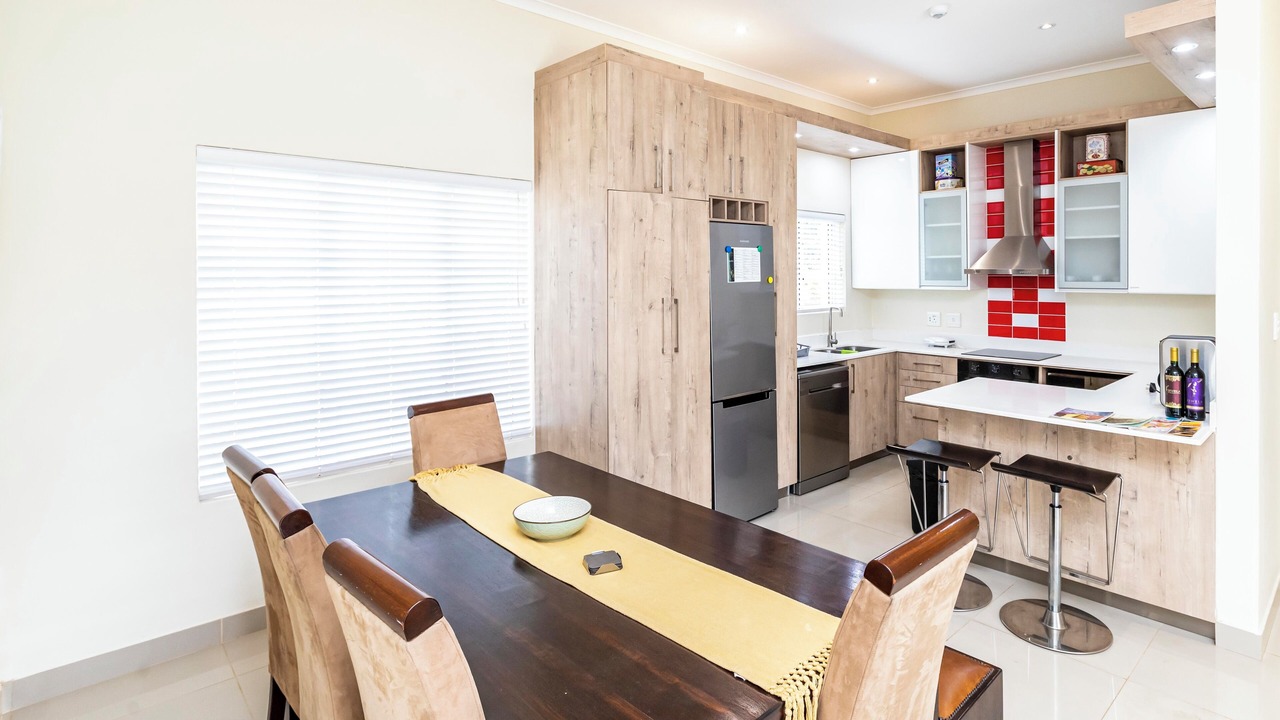 Photo of Livingroom in Beacon Bay