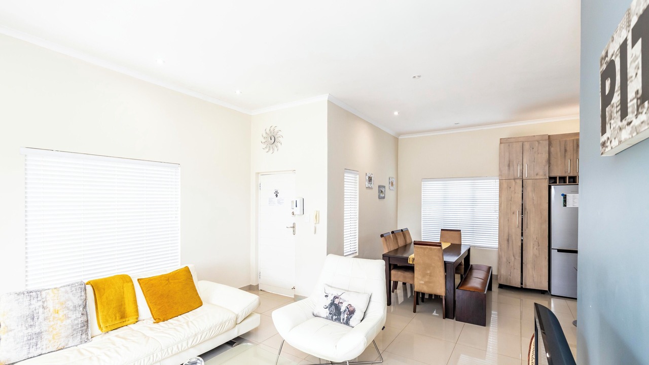 Photo of Livingroom in Beacon Bay