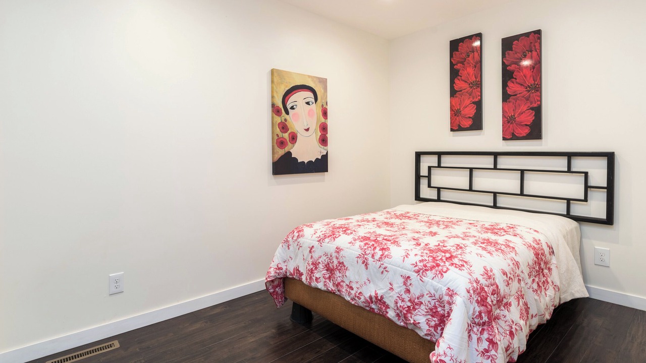 Photo of Bedroom in Oakland