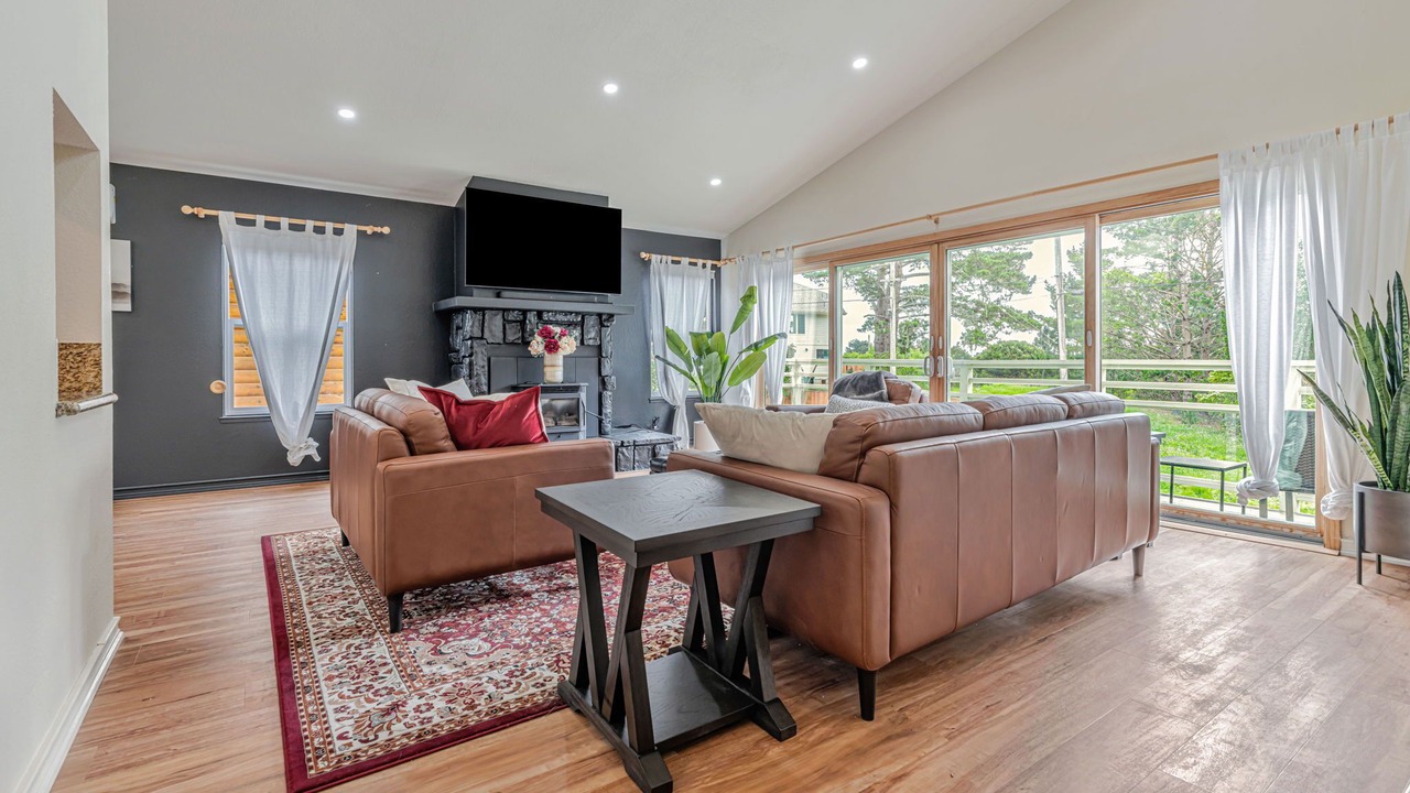 Photo of Livingroom in El Granada