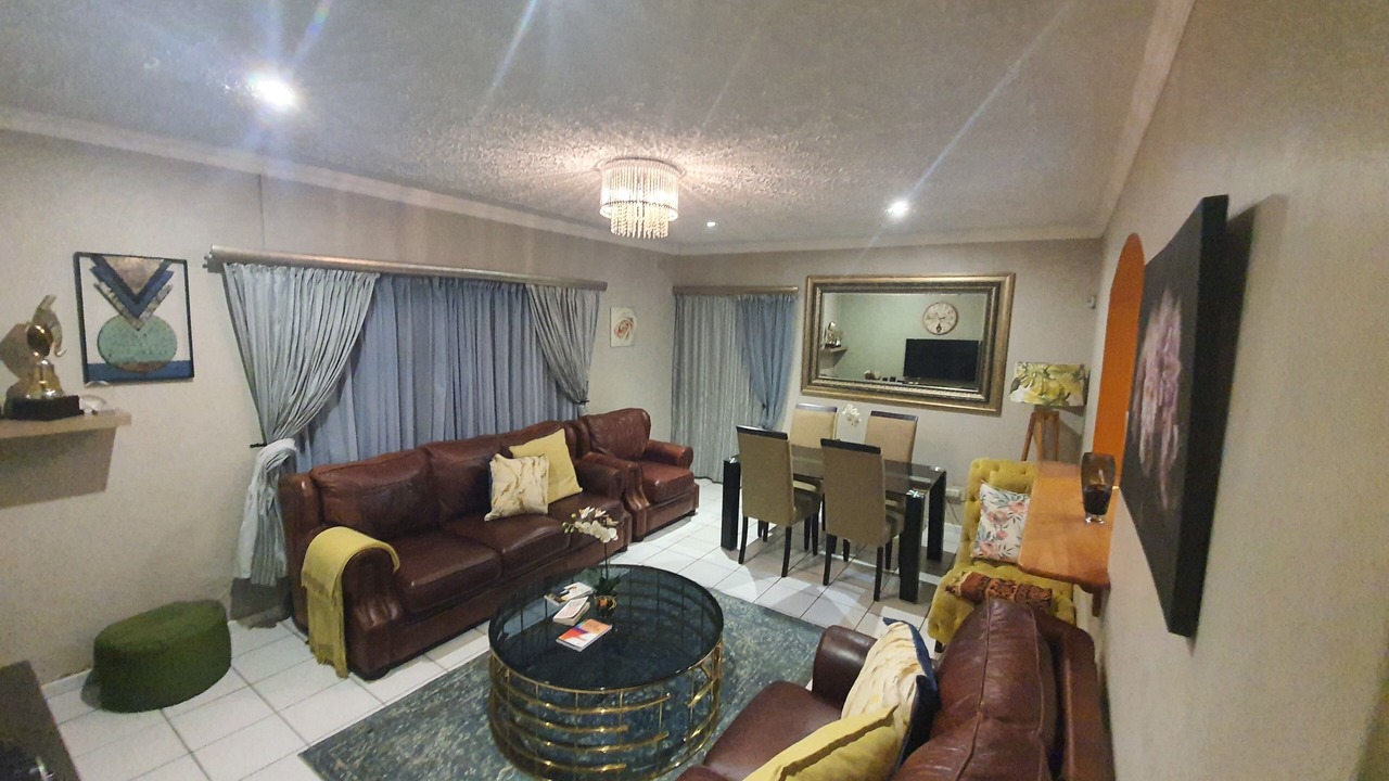 Photo of Livingroom in Uvongo