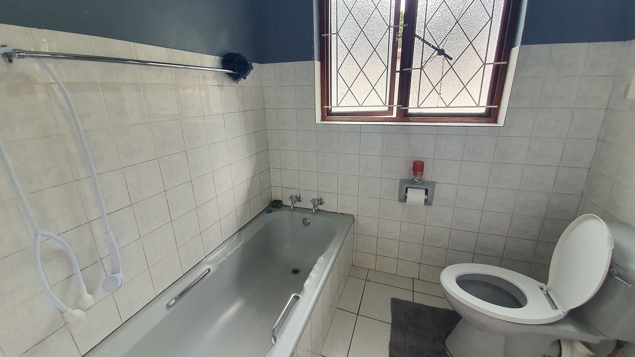 Photo of Bathroom in Uvongo