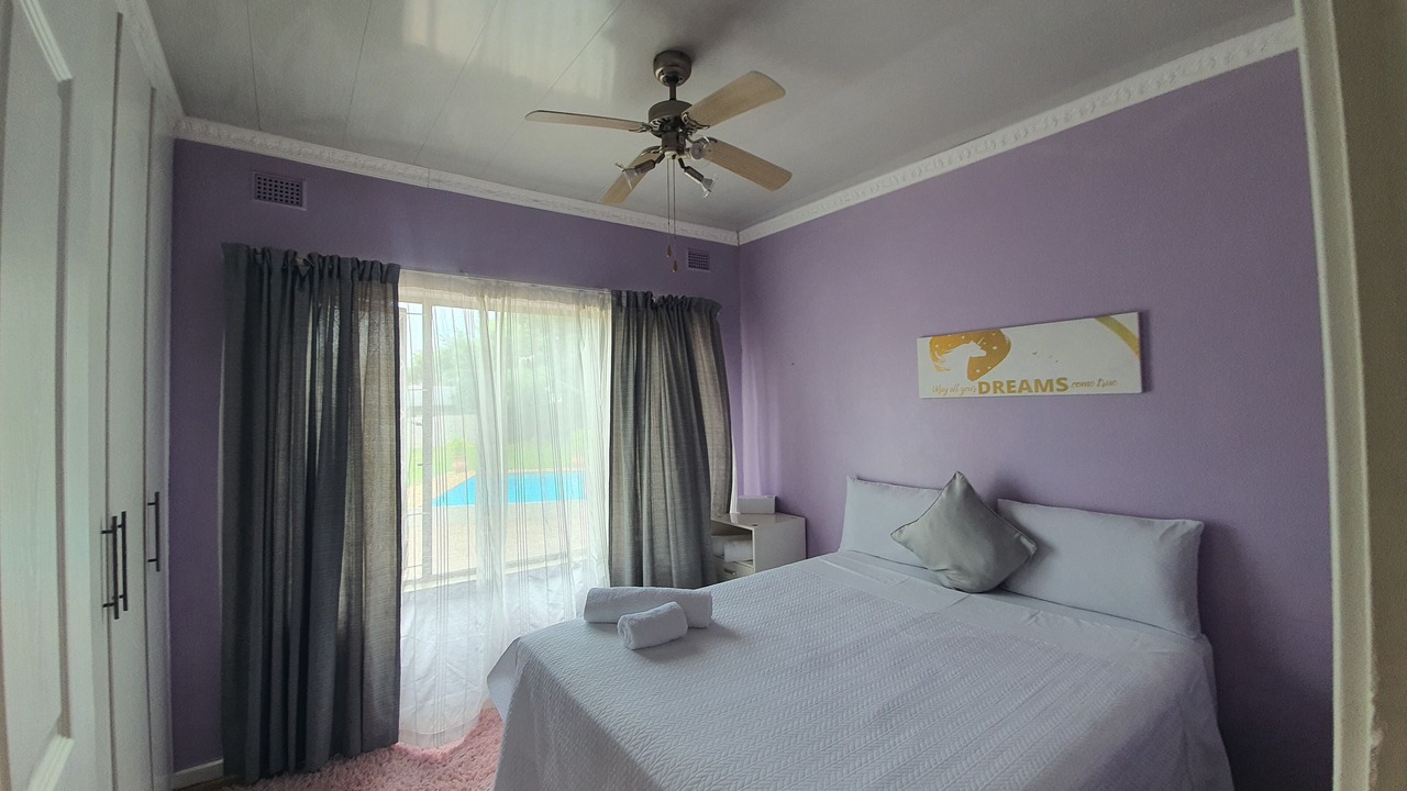 Photo of Bedroom in Uvongo