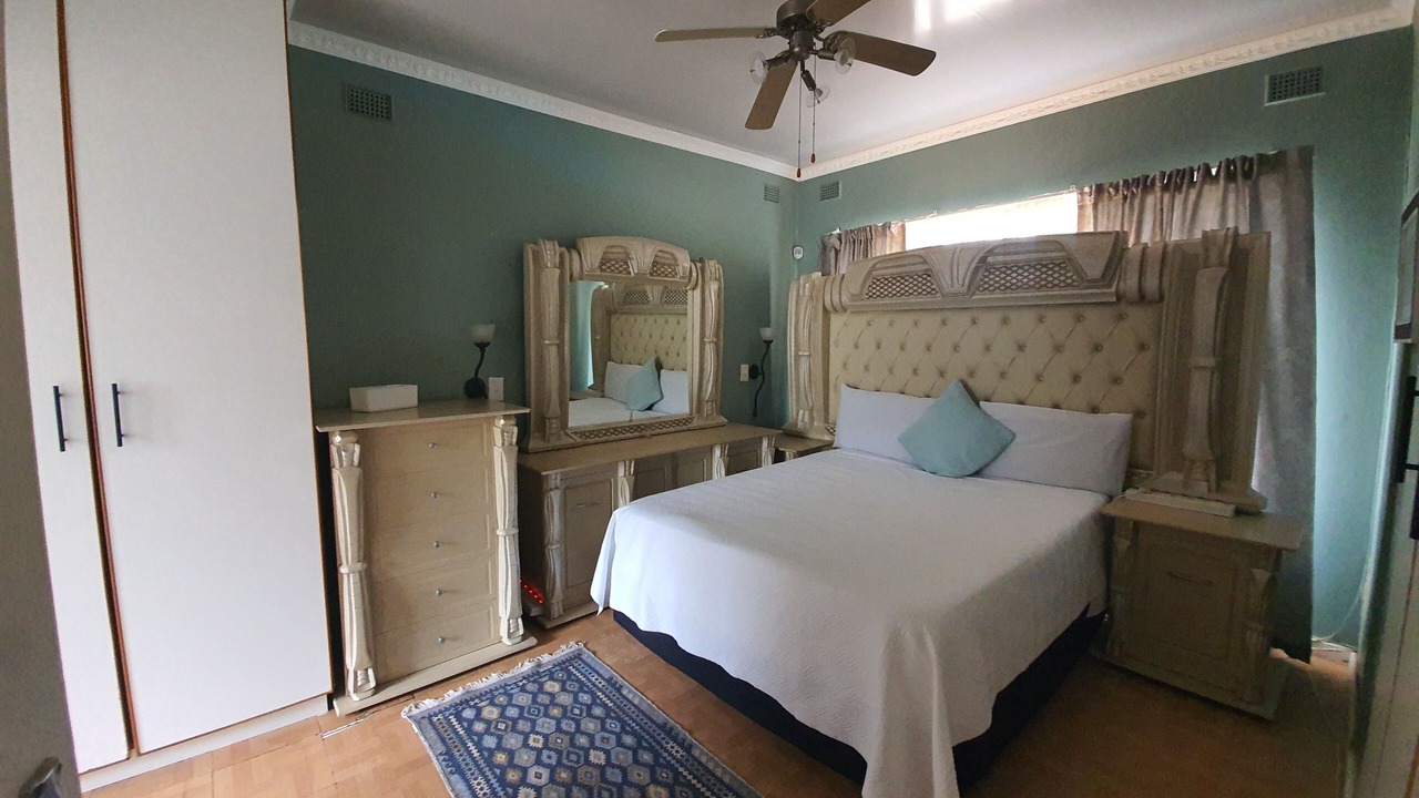 Photo of Bedroom in Uvongo