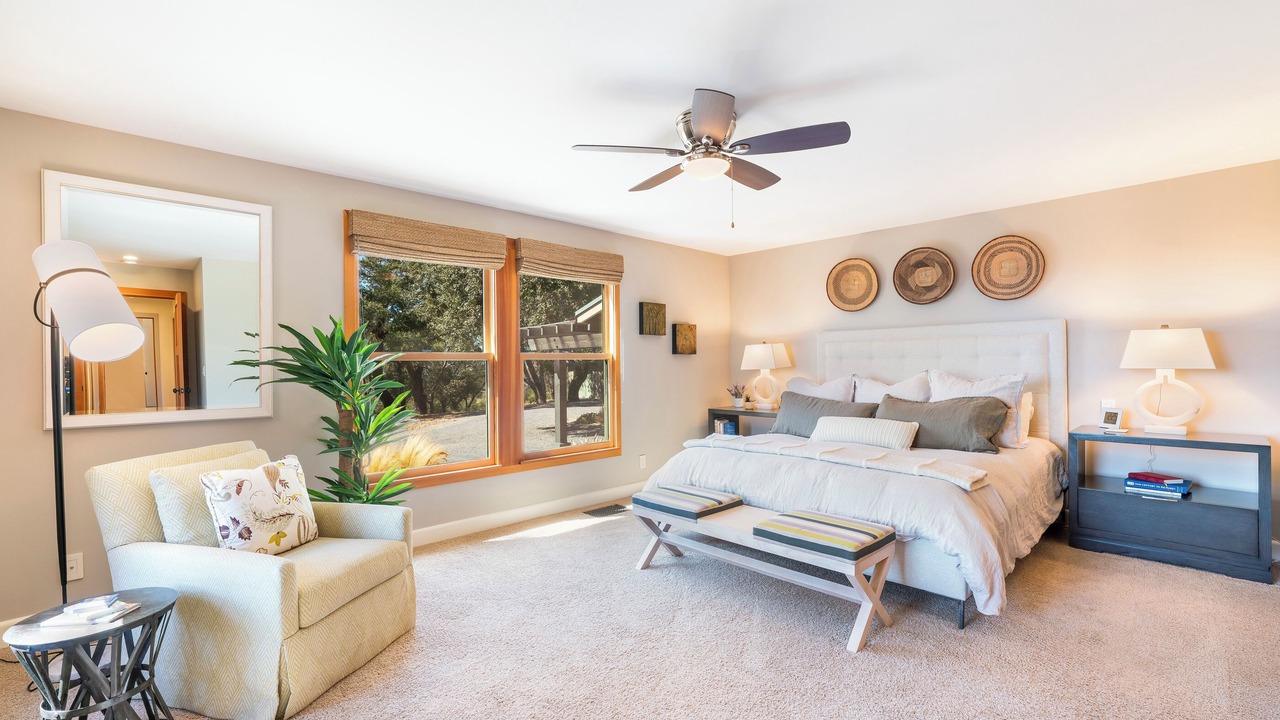 Photo of Bedroom in Geyserville