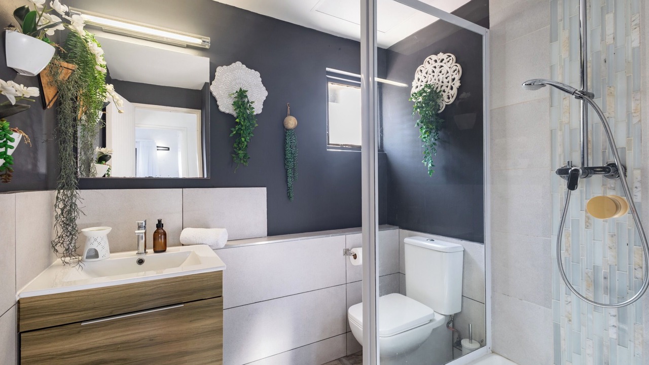 Photo of Bathroom in Shaka's Rock