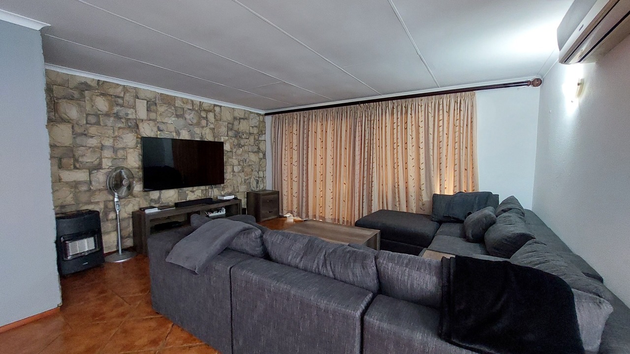 Photo of Livingroom in Greater Johannesburg Metropolitan Area