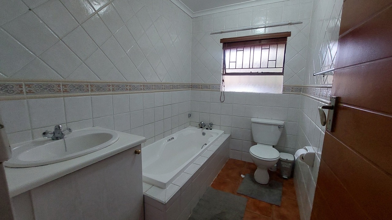 Photo of Bathroom in Greater Johannesburg Metropolitan Area