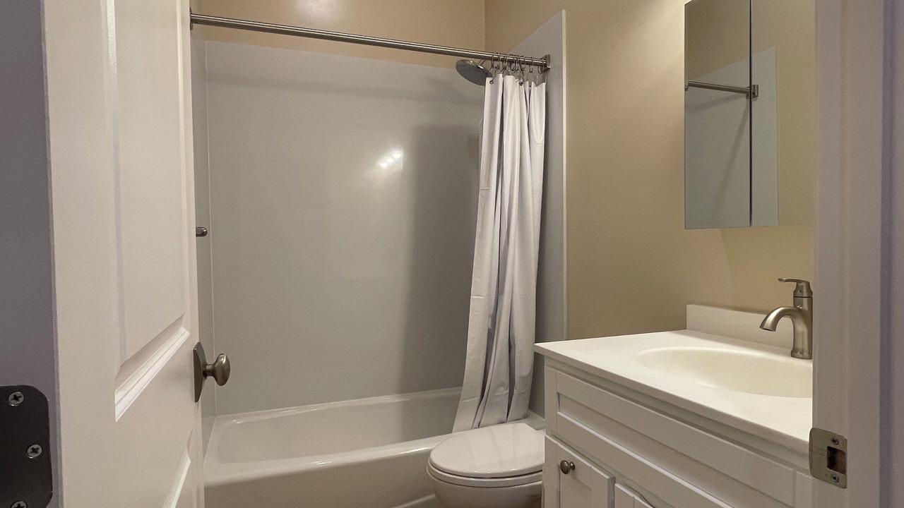 Photo of Bathroom in Visitacion Valley