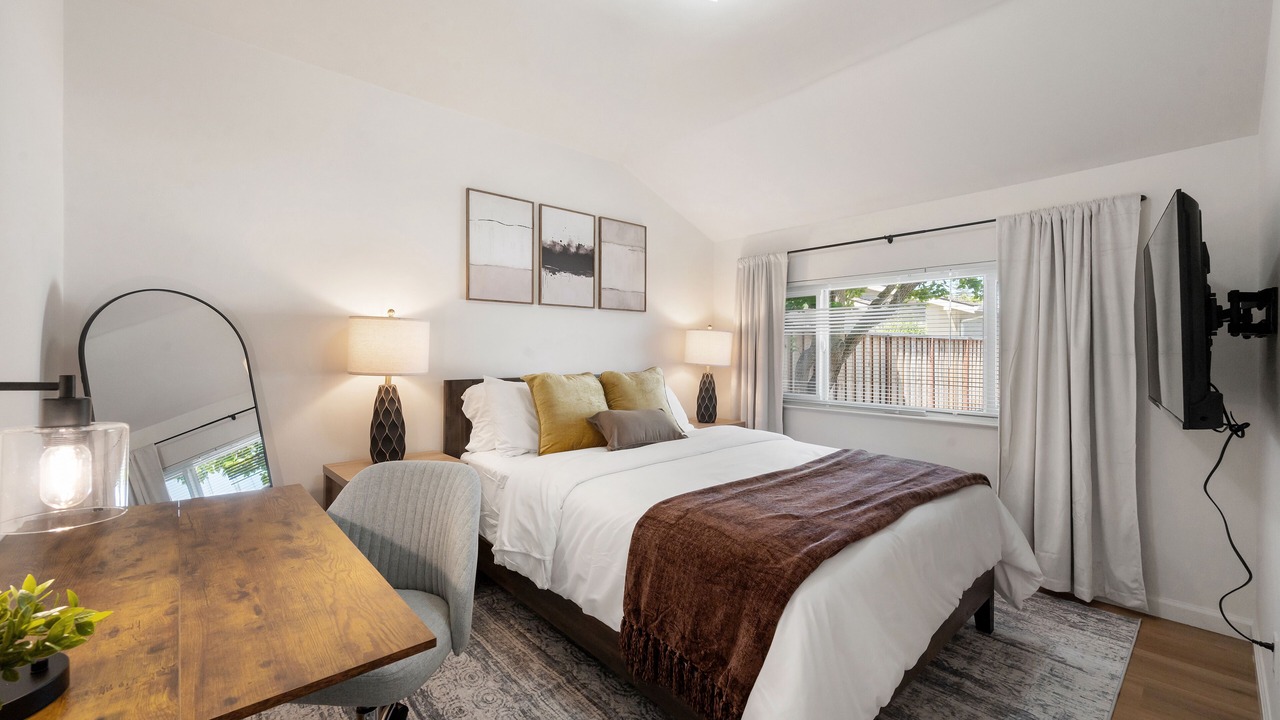 Photo of Bedroom in Old Mountain View