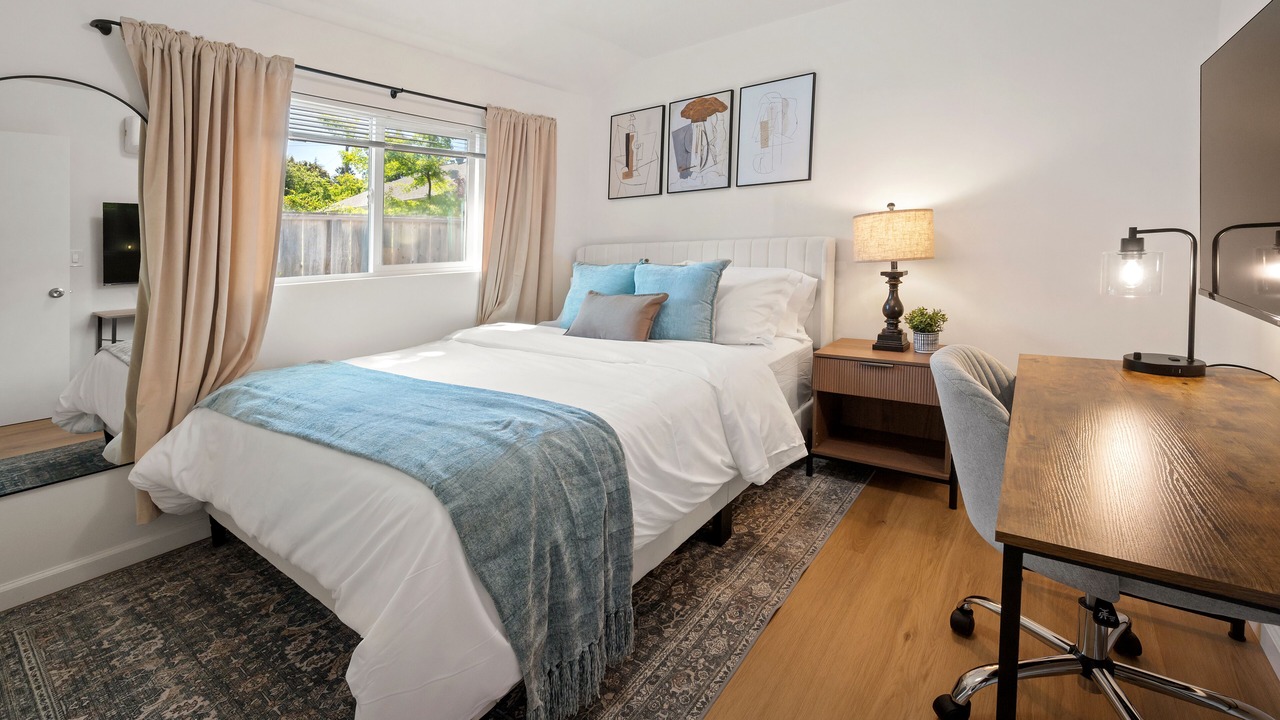 Photo of Bedroom in Old Mountain View