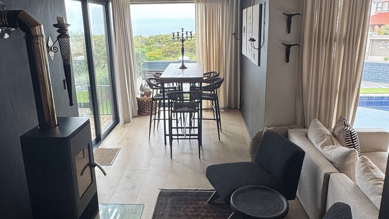 Photo of Livingroom in Westcliff