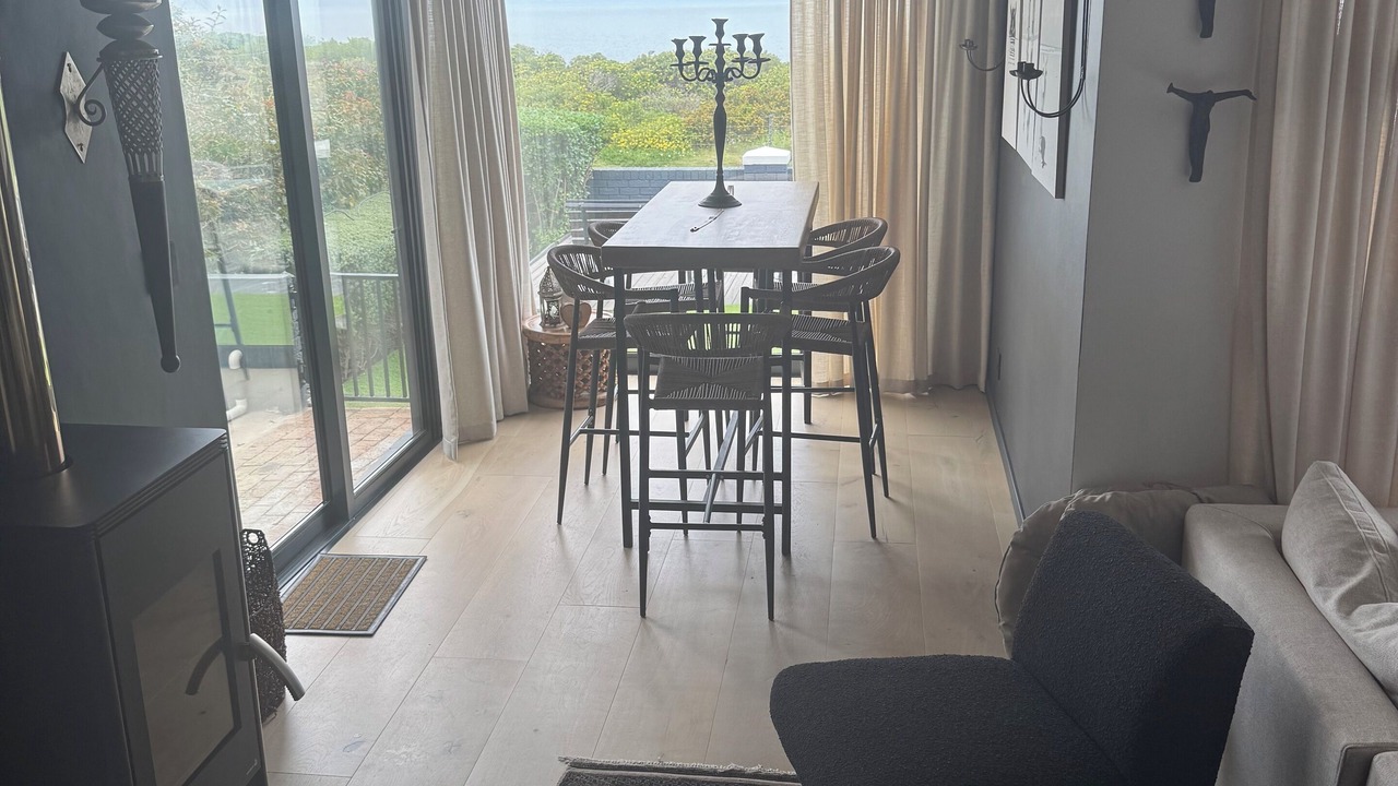 Photo of Livingroom in Westcliff