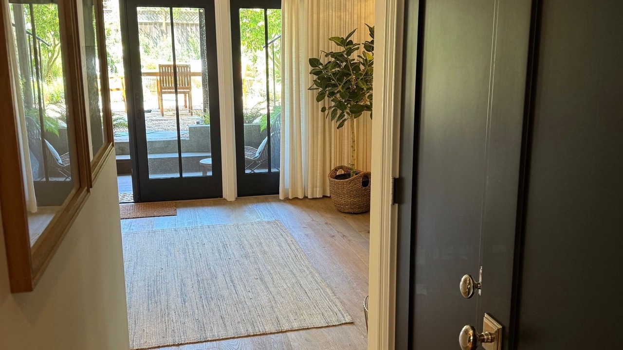 Photo of Others in Lower Pacific Heights