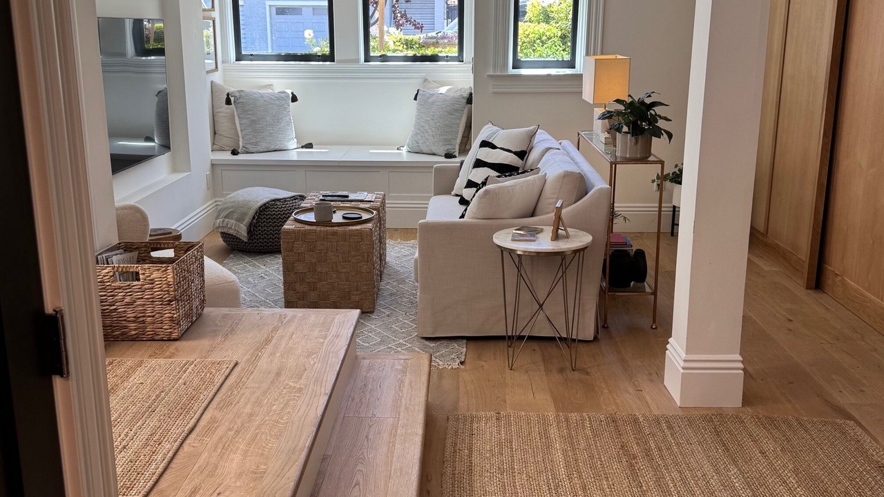 Photo of Livingroom in Lower Pacific Heights