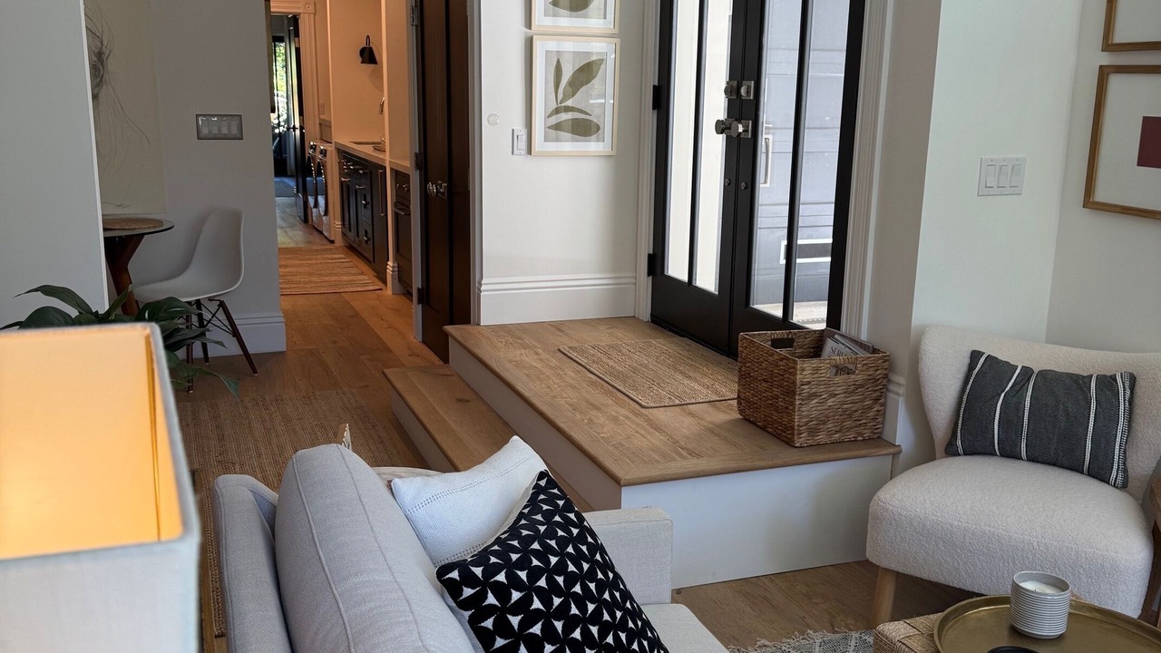 Photo of Livingroom in Lower Pacific Heights