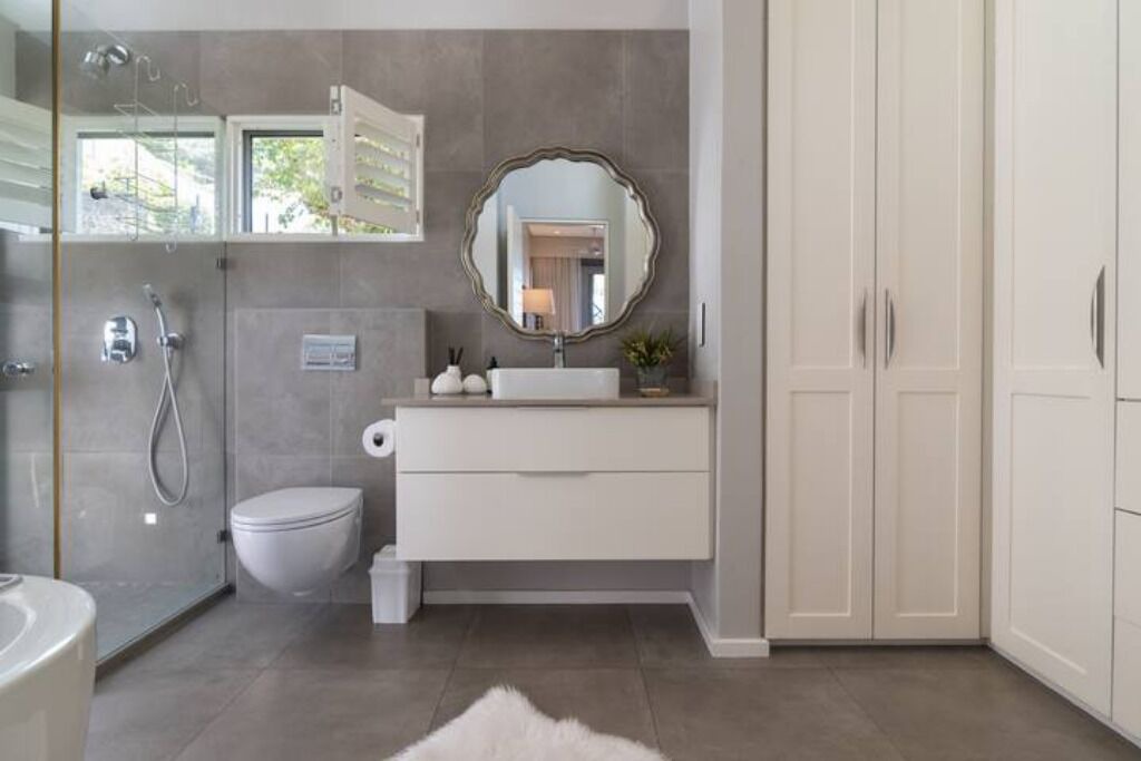 Photo of Bathroom in Selection Beach
