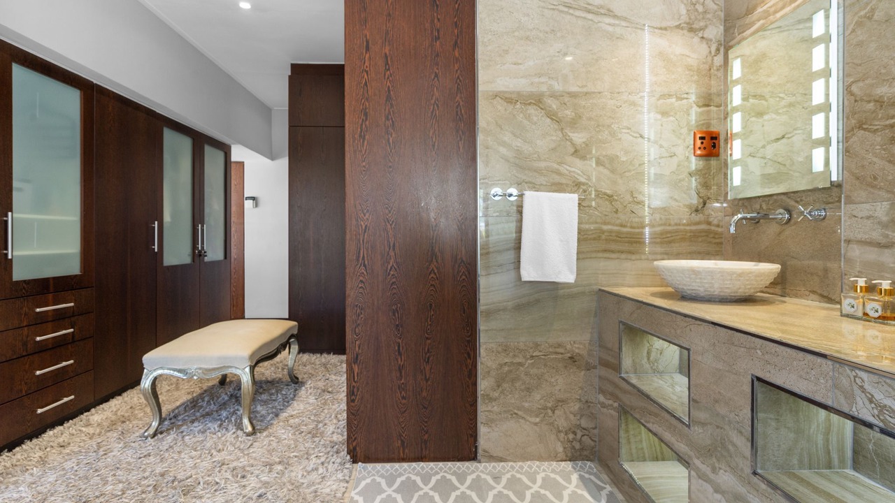Photo of Bathroom in Strand