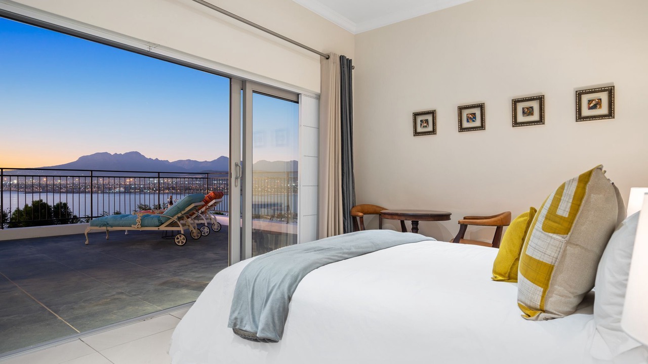 Photo of Bedroom in Mountainside