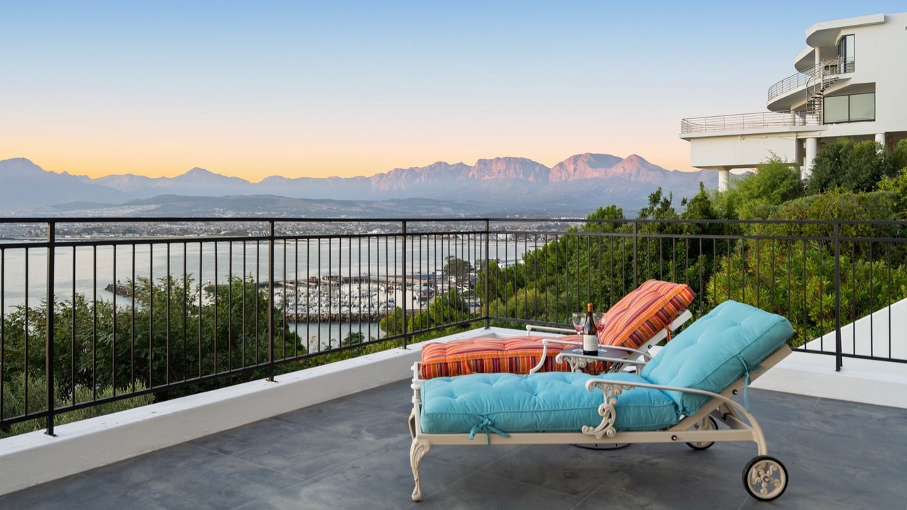 Photo of Patio Balcony in Mountainside