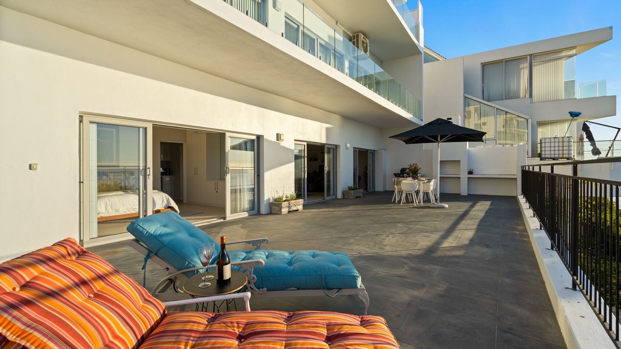 Photo of Patio Balcony in Mountainside