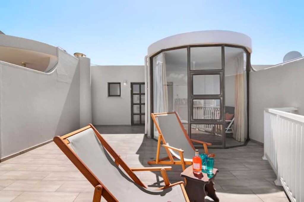 Photo of Patio Balcony in Selection Beach