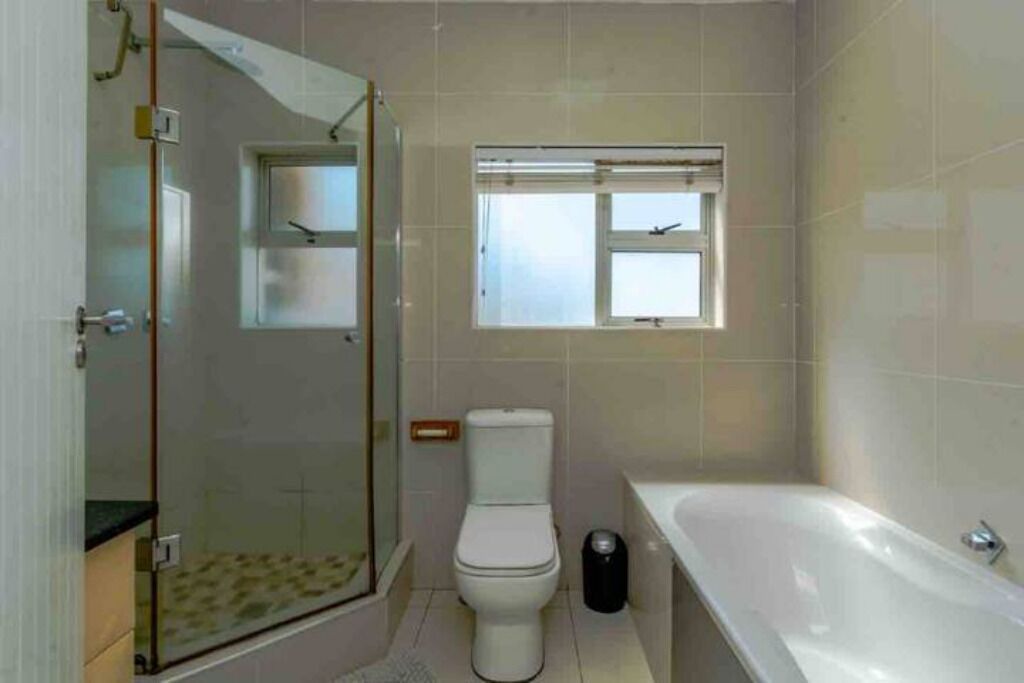Photo of Bathroom in Umdloti