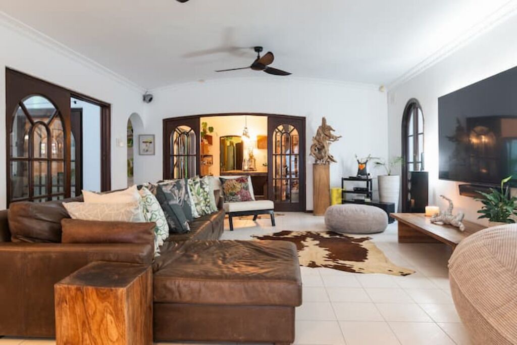 Photo of Livingroom in Sheffield Beach